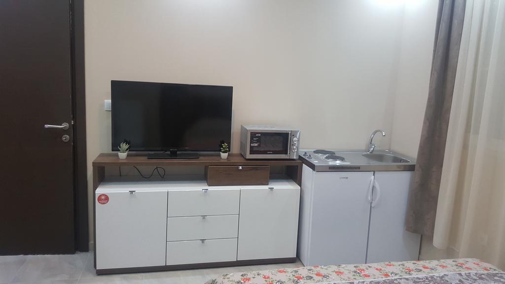 Studio Apartman - Centar Tivat Buitenkant foto